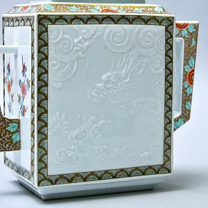 Фарфоровый Чайный сервиз на 4 персоны «Японский символизм», Япония - конец ХХ века.