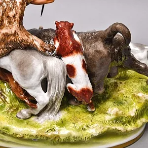 Антикварная Фарфоровая статуэтка «ОХОТА НА БЫКА», Scheibe-Alsbach Германия, первая половина ХХ века. 