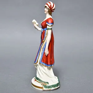 Антикварная статуэтка «Девушка в тюрбане», Фарфор, Dressel, Kister & Cie Германия, 1900 - 1922 годы. 