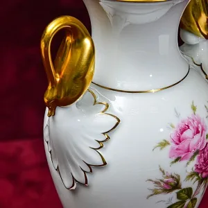 Коллекционная Ваза «Мускусная Роза», KAISER Porzellan, Германия, 1967 - 1970 годы.