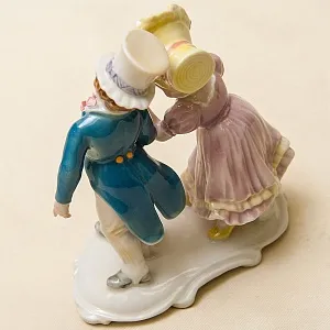 Редкость!!! Фарфоровая Статуэтка «Букет для Мамы», Карл Энс / Karl Ens, Германия, 30-е гг.