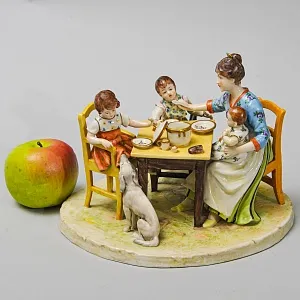 Антикарная Фарфоровая Статуэтка «Едоки каши. Завтрак», Aсkermann & Fritze начало ХХ века.