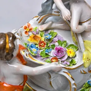 Коллекционная Фарфоровая статуэтка «ПУТТИ - Триумфаторы», Scheibe-Alsbach Германия.