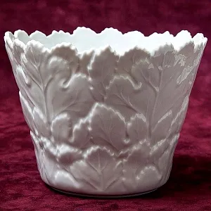 Фарфоровая Ваза - Кашпо «ДУБОВЫЕ ЛИСТЬЯ», FURSTENBERG, Германия, 70 -е годы ХХ века.