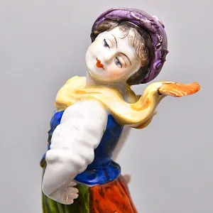 Коллекционная Фарфоровая Статуэтка «Девочка - танцовщица в оранжевом шарфике», VOLKSTEDT Германия -50 гг.