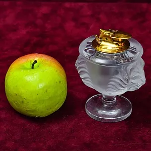 Хрустальная Настольная Газовая Зажигалка «Лев - Царь зверей», Франция, Лалик / Laligue, вторая половина ХХ века. 