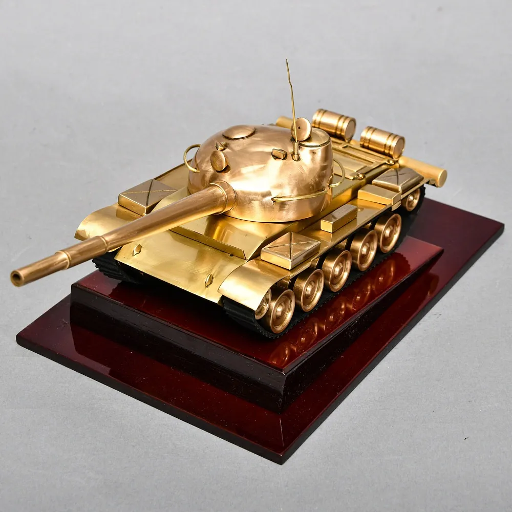Редкость! Памятный Подарок - Большая Кабинетная модель «Танк Т-55» Латунь, СССР - 1970 год.