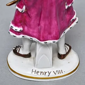 Полная Коллекционная серия Фарфоровых статуэток «Генрих VIII и его шесть жен», Sitzendorf Германия.