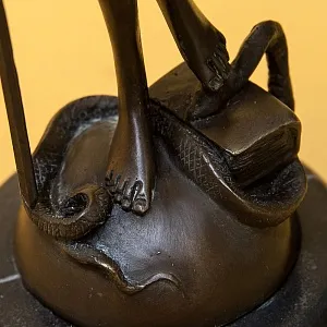 Большая Бронзовая статуэтка «ФЕМИДА - Богиня правосудия», J.B.Hirsch конец ХХ - начало ХХI веков. 