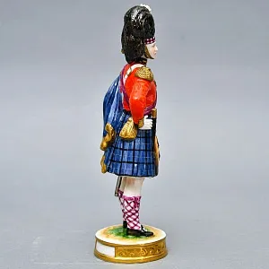Редкая!!! Фарфоровая Cтатуэтка «Солдаты Британской Армии. 92-й пехотный полк», RUDOLF KAMMER Германия. 