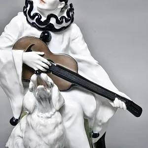 Антикварная Фарфоровая статуэтка «Пьеро с гитарой и пудель», Rosenthal Германия - 1924 год. 