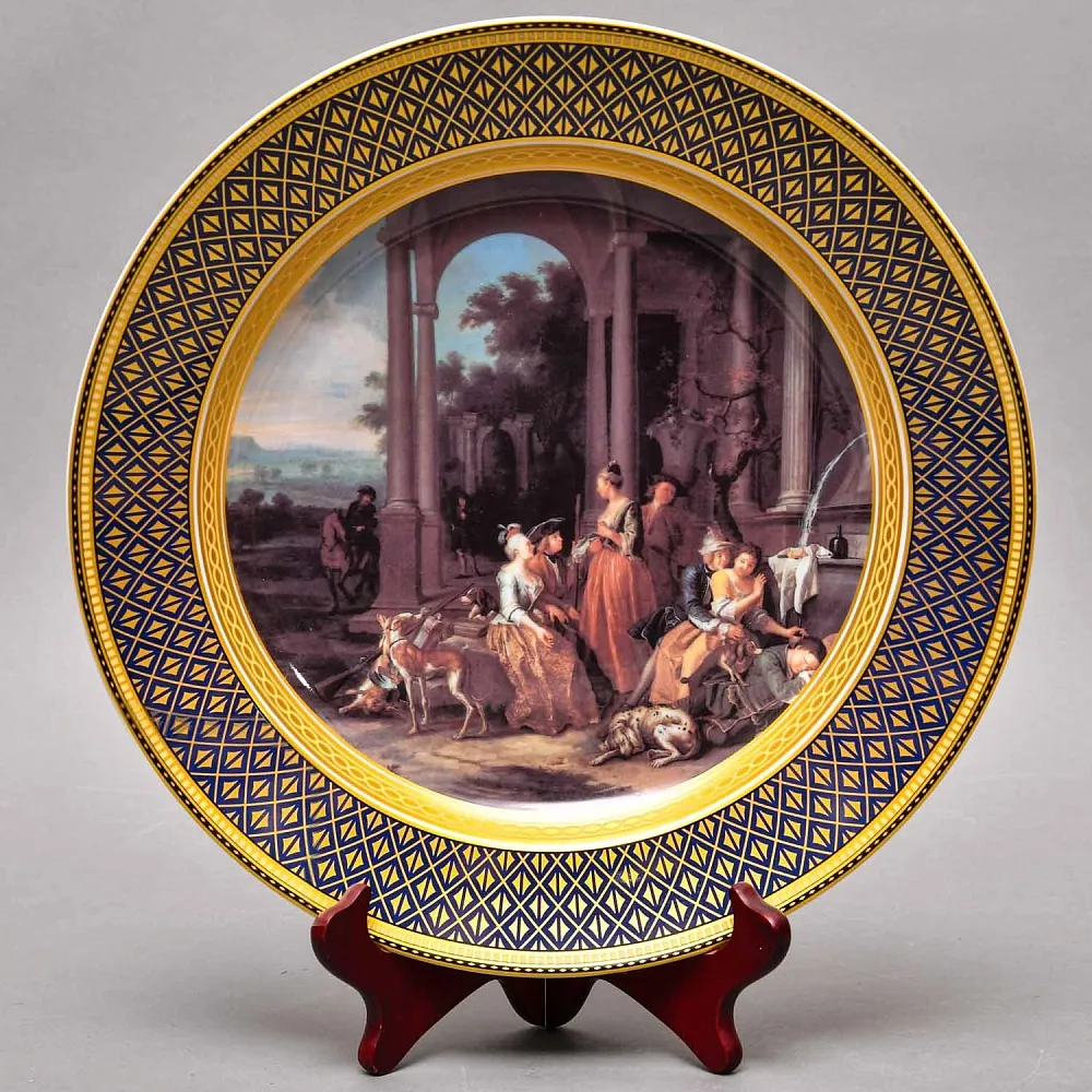 Большое Коллекционное Блюдо - Тарелка «Отдых после Охоты» Фарфор KAISER Германия.