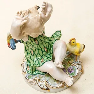 Коллекционная Фарфоровая статуэтка «Девочка-Ангел и Цыпленок» SANDIZELL Германия.
