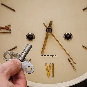 Винтажные Настенные Механические Часы с боем «Янтарь», СССР - 1965г.