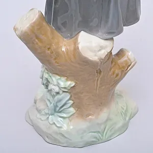 Коллекционная Фарфоровая статуэтка «Мальчик с розами», Lladro Испания, 1971 - 1979 годы.