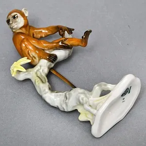 Коллекционная Фарфоровая статуэтка «Обезьяна на ветке», Hutschenreuther Германия.