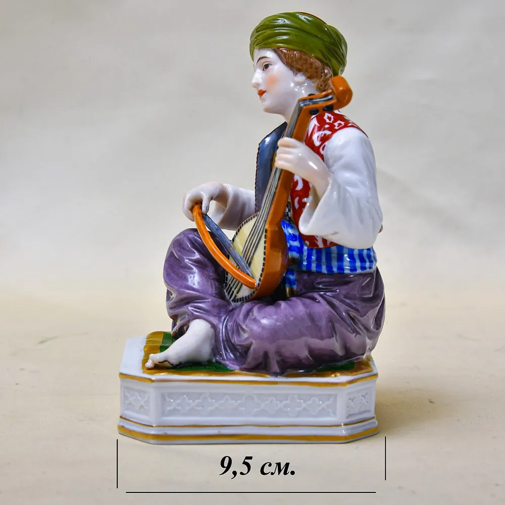 Антикварная Фарфоровая Статуэтка «Восточный музыкант», Edme Samson et Cie Франция 1880 -1930 годы.