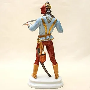 Большая Коллекционная Фарфоровая Cтатуэтка «ГУСАР» HEREND Венгрия 1949-1960 годы.