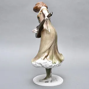 Антикварная Фарфоровая статуэтка «Карнавал. Девушка с лютней», Rosenthal Германия - 1914 год. 