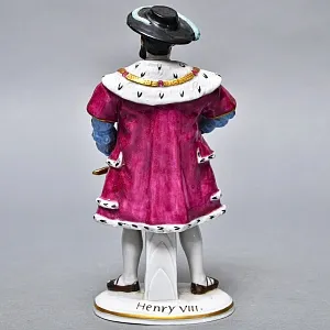 Полная Коллекционная серия Фарфоровых статуэток «Генрих VIII и его шесть жен», Sitzendorf Германия.