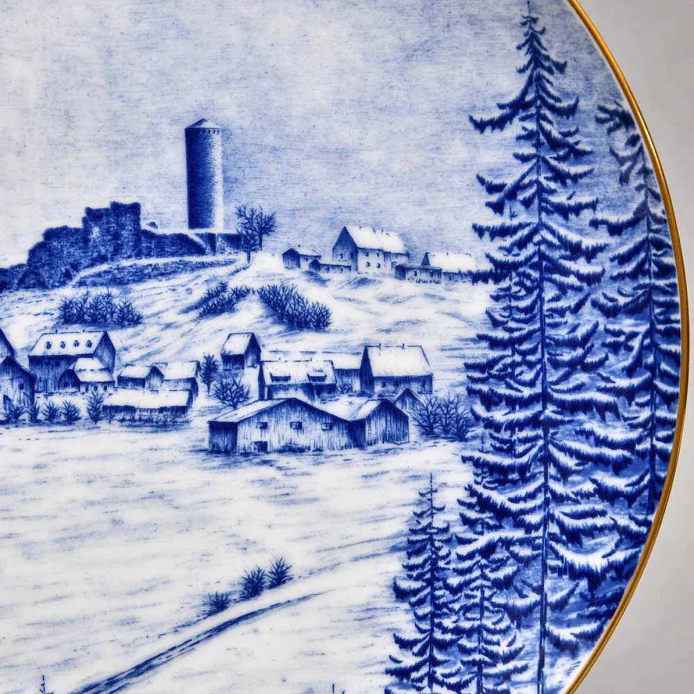 Коллекционная Фарфоровая Тарелка - Блюдо «Пейзаж с замком на горе», Hutschenreuther Германия. 