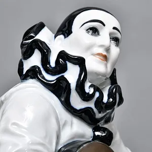 Антикварная Фарфоровая статуэтка «Пьеро с гитарой и пудель», Rosenthal Германия - 1924 год. 