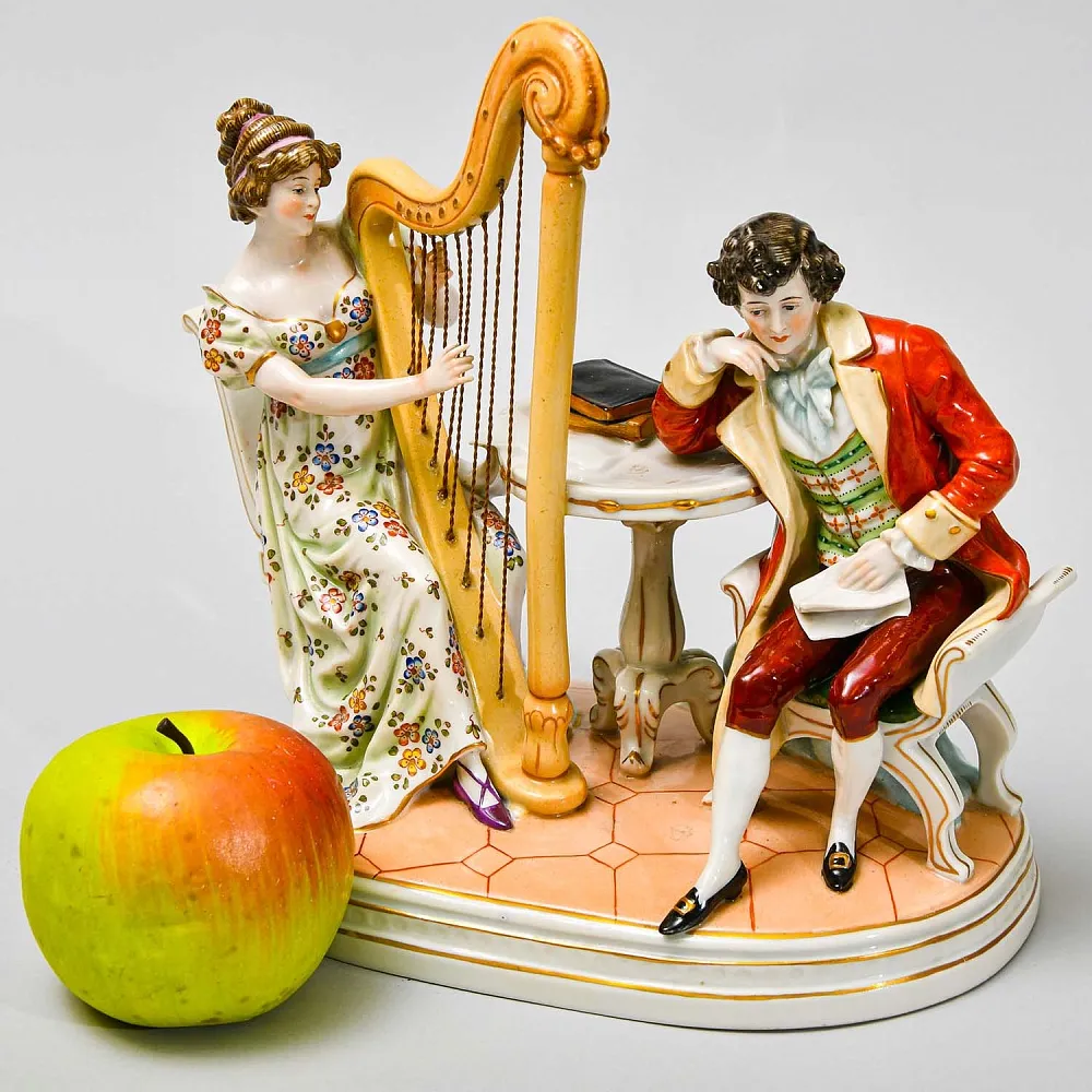 Антикварная Статуэтка «Арфистка и Кавалер - Репетиция», фарфор Scheibe - Alsbach, Германия.