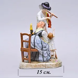 Коллекционная Фарфоровая статуэтка «Папа пришел с работы», VOLKSTEDT Германия, середина ХХ века.