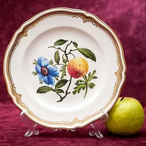 Коллекционная Тарелка - Блюдо «Анемоны и Яблоко» Фарфор, SPODE Англия 70-е годы ХХ века..