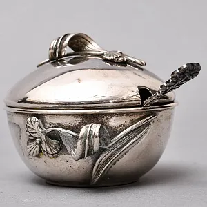 Винтажный Набор из 2х предметов - Сахарница с ложечкой и молочник «ЦВЕТЫ», Англия - середина ХХ века.