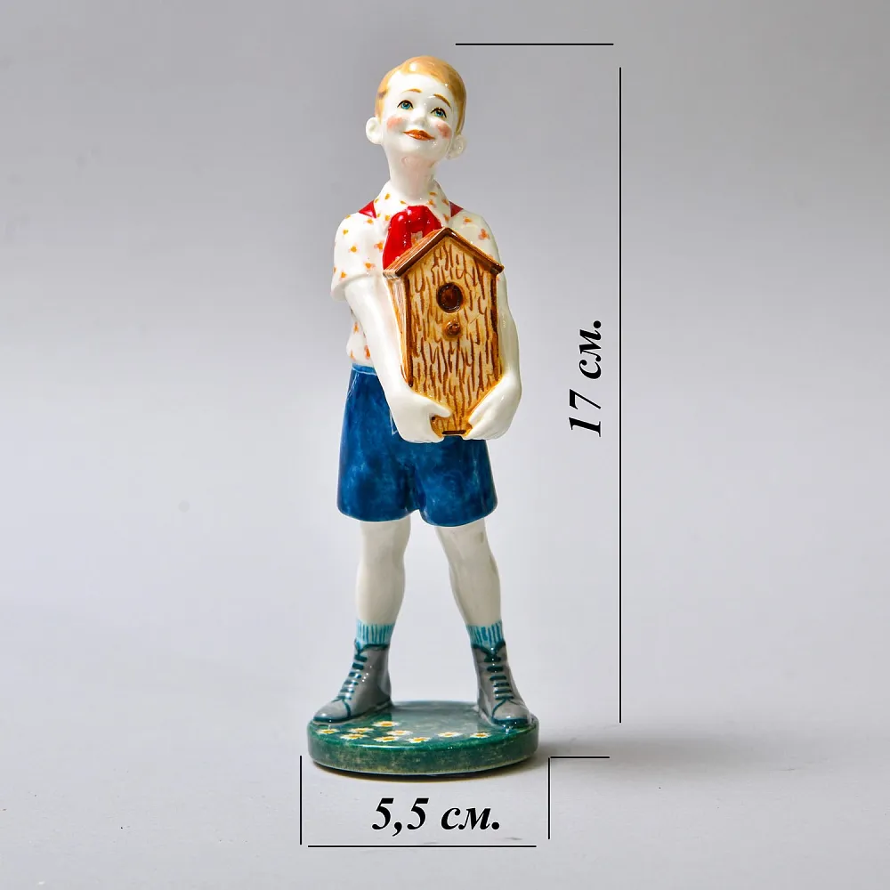 Авторская Коллекционная Фарфоровая Статуэтка «Пионер со скворечником», Россия.