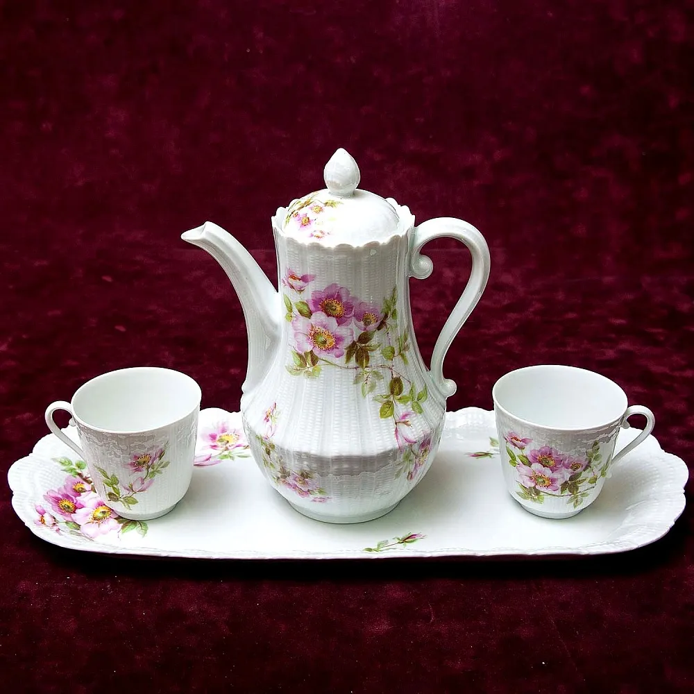 Чайно-кофейный Фарфоровый набор «Тет-а-Тет» из серии «Шиповник», Limoges Франция -1979 год.