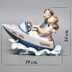 Коллекционная Фарфоровая статуэтка «Двое в лодке», Lladro Испания - 1992 год.