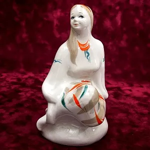 Фарфоровая Статуэтка «Девушка» Барановский ФЗ - CCCР 60 -е годы ХХ века.
