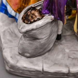 Коллекционная Фарфоровая статуэтка «Жареные каштаны», VOLKSTEDT Германия, середина ХХ века. 