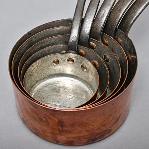 Винтажный Набор из 5-ти Медных Ковшиков разных размеров Франция, середина ХХ века.