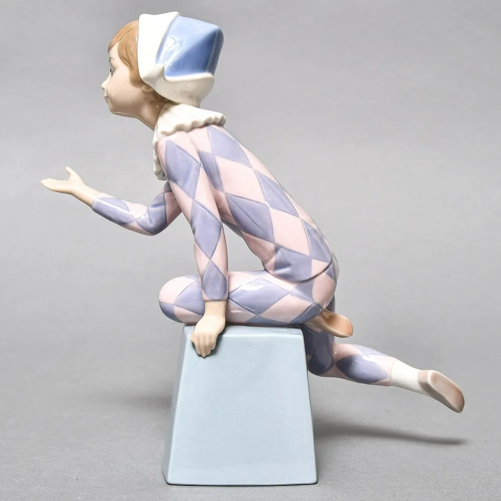 Коллекционная Фарфоровая статуэтка «Маленький Арлекин С», Lladro Испания, 1980 - 1985 годы.