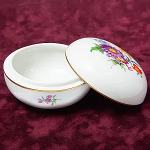 Коллекционная Фарфоровая Шкатулка - Бонбоньерка «BLUMEN», MEISSEN / МЕЙСЕН, Германия.