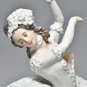 Антикварная Фарфоровая статуэтка «Девушка с бубном», Rosenthal Германия, 1912 - 1914 годы. 