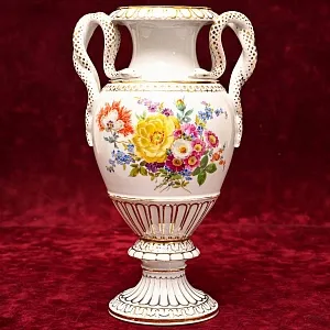 Антикварная Фарфоровая Ваза с ручками - змеями «Цветочный Букет», MEISSEN Германия, 1924 - 1934 годы.