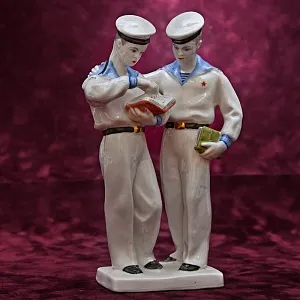 Знаковая Советская Фарфоровая Статуэтка «Нахимовцы» ЛФЗ СССР -1950-60 годы.
