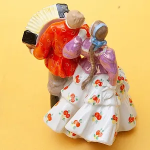 Фарфоровая Статуэтка «Танец - Кадриль» СССР ДФЗ Дулево -1964 -1968 годы. 