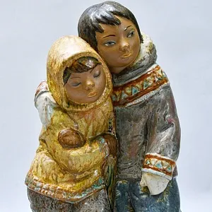 Редкость! Большая Фарфоровая Статуэтка «ЭСКИМОСЫ МАЛЬЧИК И ДЕВОЧКА» Н-38 см. Грес Lladro, Испания.