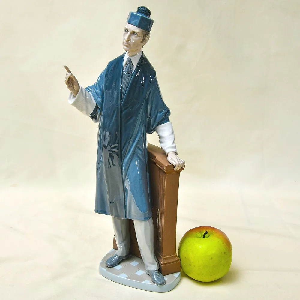 РЕДКОСТЬ! Большая Коллекционная Фарфоровая статуэтка «Юрист» Lladro, Испания - 1974 год.