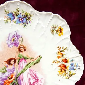 Редкость! Антикварная Фарфоровая Тарелка - Блюдо «Цветочные феи», Works Karlsbad, Австрия конец XIX - начало ХХ века.