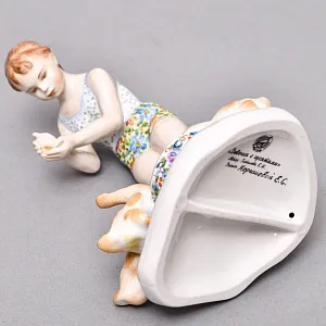 Коллекционная Фарфоровая статуэтка «Девочка с гусятами», Россия ДФЗ - Дулево. 