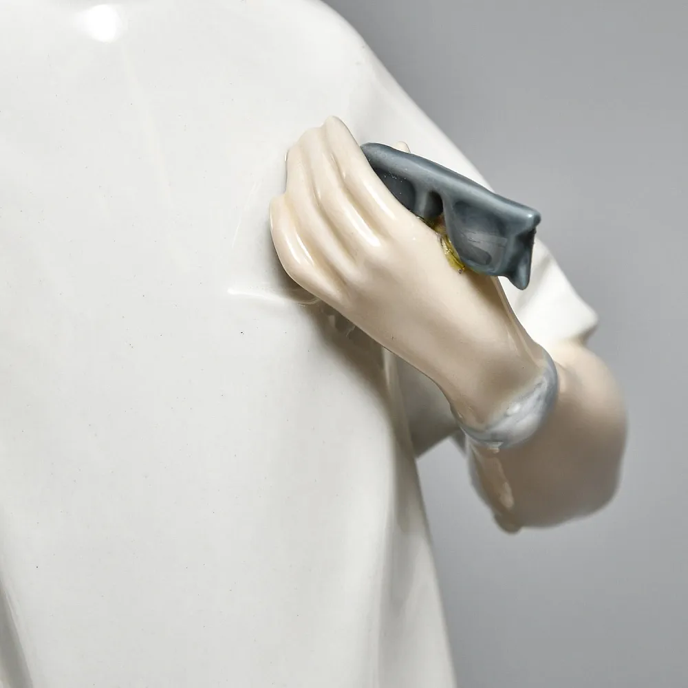  Коллекционная Фарфоровая статуэтка «Врач - Стоматолог», Lladro Испания, 1977 год.