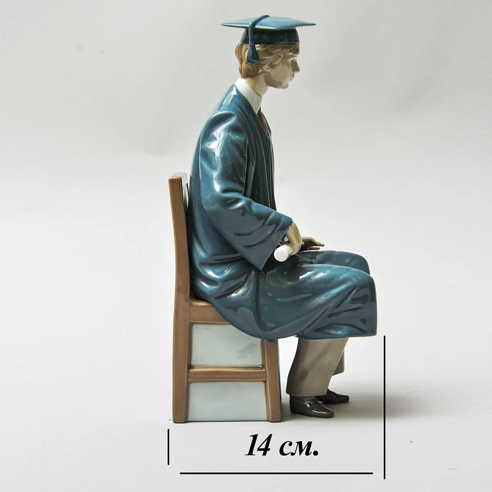 Большая Коллекционная Фарфоровая статуэтка «ВЫПУСКНИК». Lladro Испания - 1983 год.