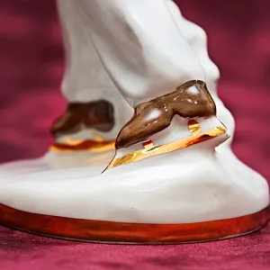 Фарфоровая Статуэтка «На катке», ЛФЗ СССР -1950-60 годы ХХ века.