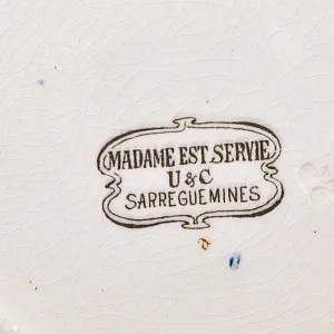 Антикварная Тарелка «Размышления перед банкетом. Недоумение», Фаянс Sarreguemines, Франция конец XIX века.